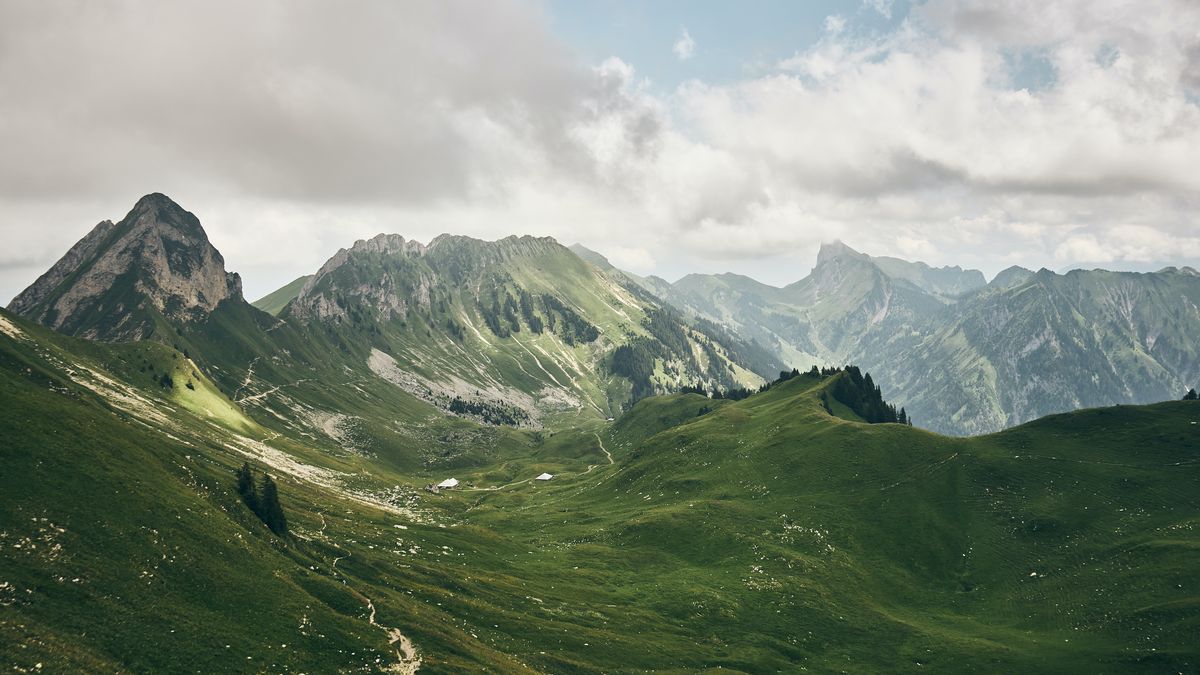 Paysage montagneux — l'aventure en pleine nature